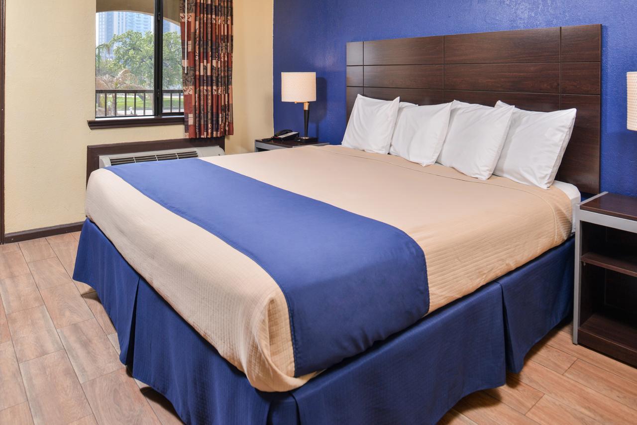 Americas Best Value Inn Medical Center Downtown Houston Exterior photo